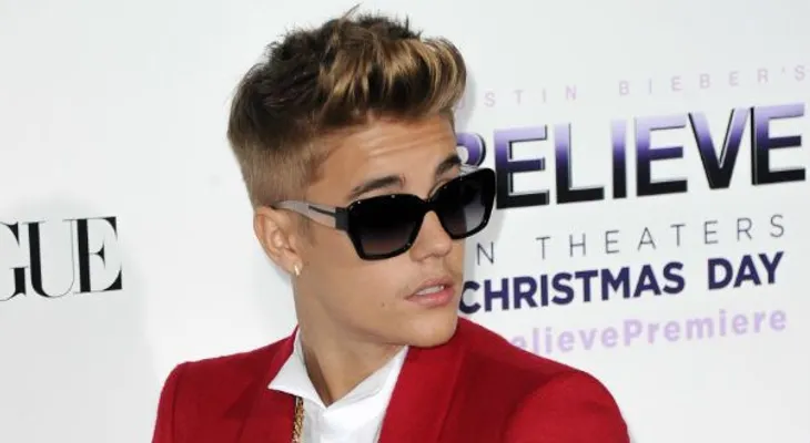 Detectives investigan en casa de Bieber