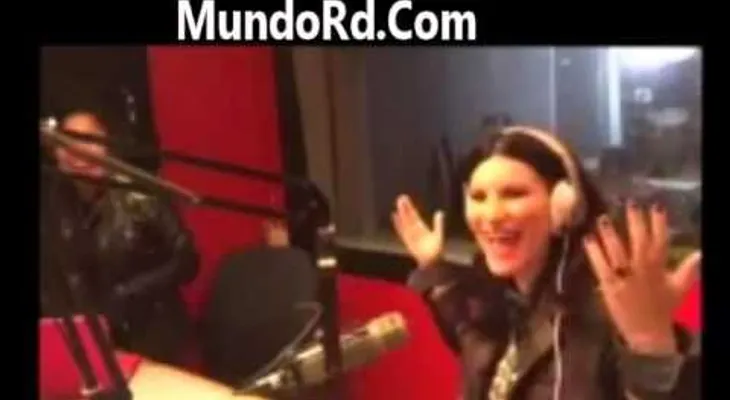 Laura Pausini se asusta al escuchar musica de Omega  (VIDEO)