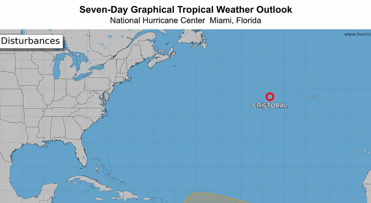 Vigilan onda tropical en el Atlántico con 80% probabilidades de convertirse en ciclón en 48 horas