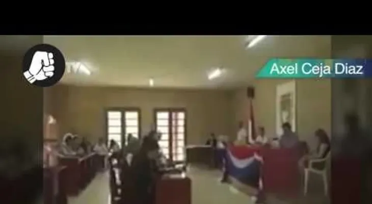 Acusan a Evo Morales de ver porno en plena reunión oficial (VIDEO)