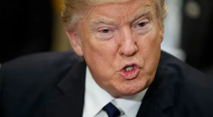 Se agotan pelucas de Donald Trump para carnaval en Austria 