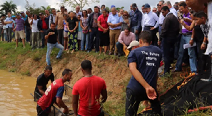 Danilo Medina supervisa proyecto de producción de peces en Copeyito
