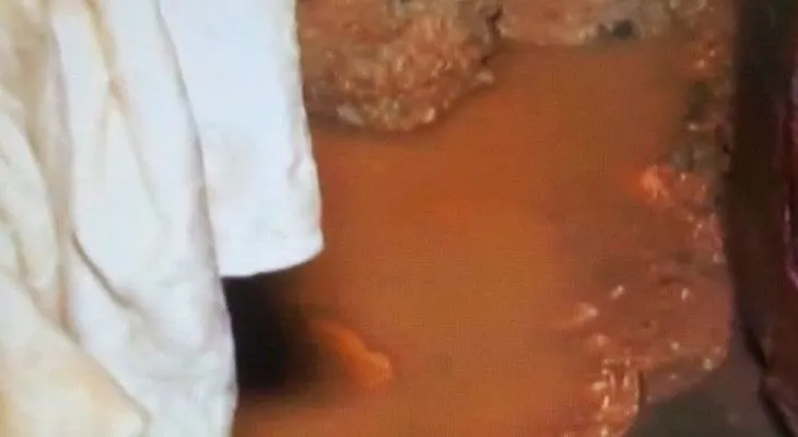 Colapsa sistema cloacal en La Ciénaga e inunda varias casas