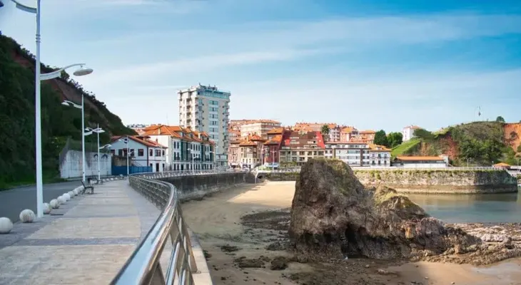 La Ciudad Residencial de Perlora: la ciudad de vacaciones del franquismo abandonada frente al Mar Cantábrico