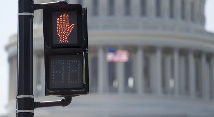 Congreso de EE.UU. impone controles a Trump sobre seguridad nacional