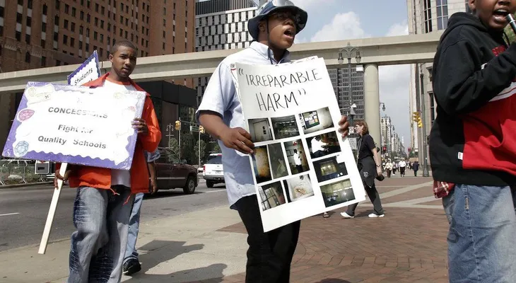 Maestros de Detroit en huelga por pésimas condiciones en las escuelas públicas