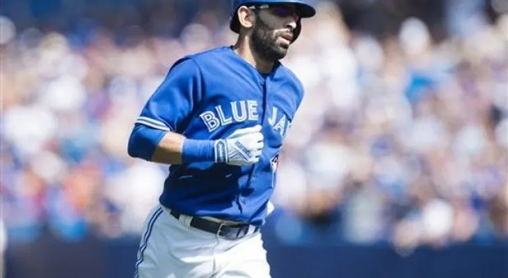 Azulejos activan cláusulas de Bautista y Encarnación