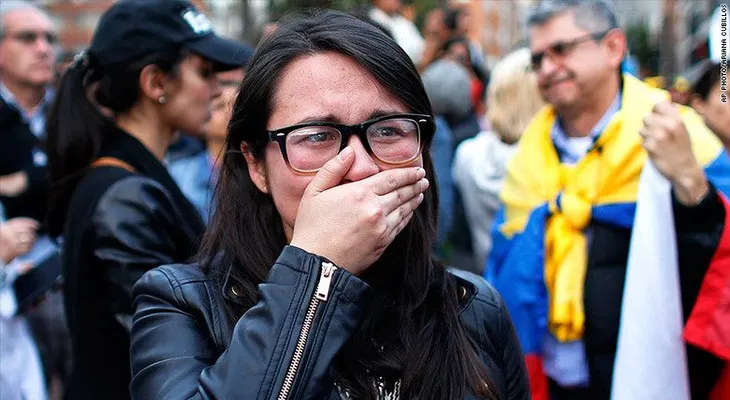 Tras el no en el plebiscito, caen el peso y los mercados en Colombia