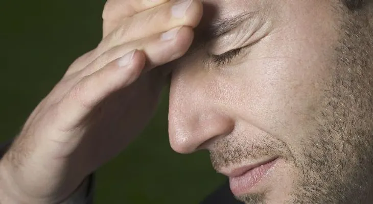 Hábitos que debes evitar si tienes dolor de cabeza