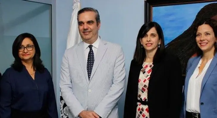 Abinader expresa preocupación por situación de violencia que sufren las mujeres del país 