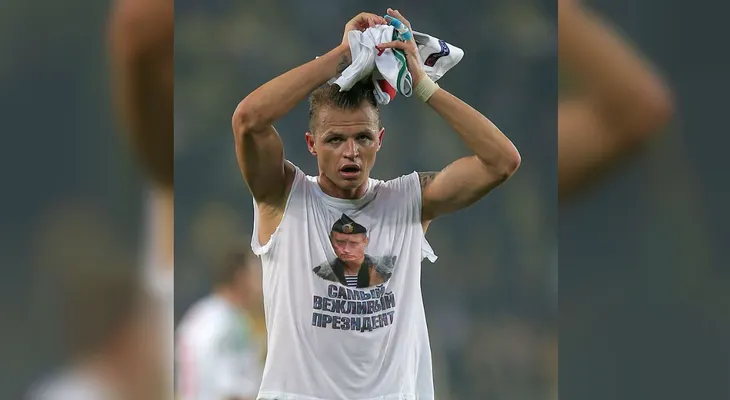 La UEFA multa a jugador por vestir una camiseta con la imagen de Vladimir Putin en la cancha