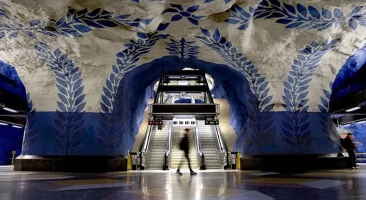 Metro de Estocolmo: Galería de arte más moderna del mundo 