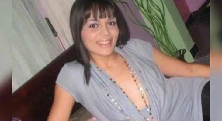 Apresan profesora por tener relaciones sexuales con estudiante de 14 años