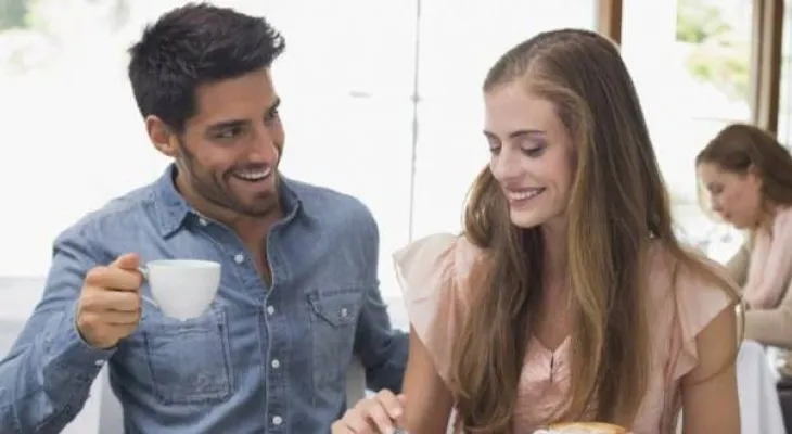 4 señales para detectar si aún le gustas a tu ex