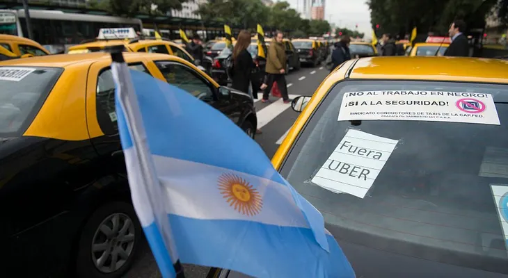 Ordenan a Uber que deje de prestar su servicio en Argentina