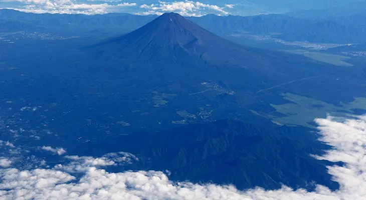 Un hombre deja a su hijo de 7 años solo en el Monte Fuji y es reprendido por la Policía