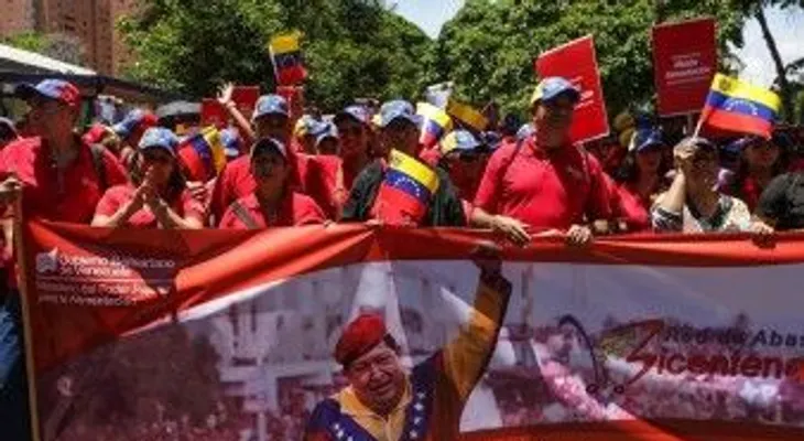 Maduro convoca para el martes a una "gran marcha por la paz" en Venezuela