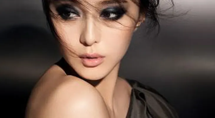 Cómo ahumarse los ojos como una profesional (VIDEOS)
