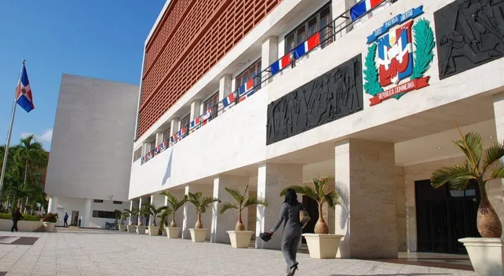 Un tema que nunca termina: diputados afines a LF llevarán al TC eventual Ley Partidos
