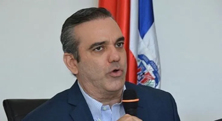 Abinader afirma se requiere una nueva política para superar déficit habitacional