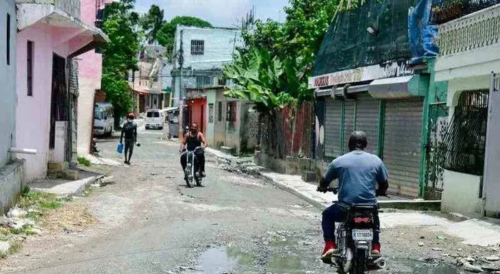 Residentes de Cancino Adentro denuncian aumento de robos y escaso patrullaje policial