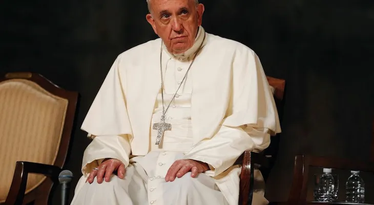 El papa Francisco compara el énfasis de los medios en los escándalos con la obsesión con las heces