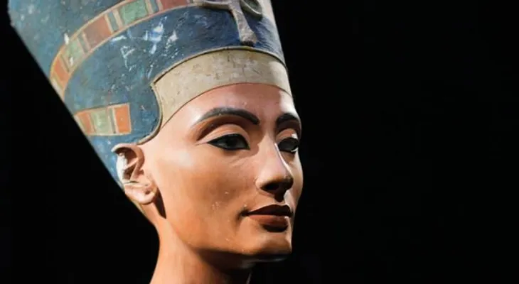 Hipótesis plantea hallazgo de la tumba de Nefertiti