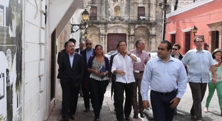 Presidente Medina supervisa trabajos de la Zona Colonial