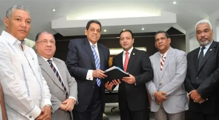 Gobierno somete por la Cámara de Diputados proyecto de naturalización 