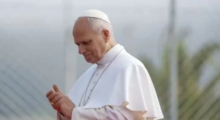 El papa León XIV visita Biblioteca Vaticana y recuerda que su madre fue bibliotecaria