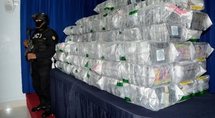 Decomisan 600 kilos de cocaína 