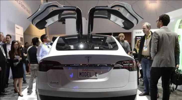 Silicon Valley acelera en su carrera por el vehículo sin conductor