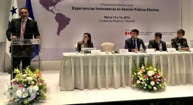 Ventura Camejo diserta sobre gestión pública en Panamá