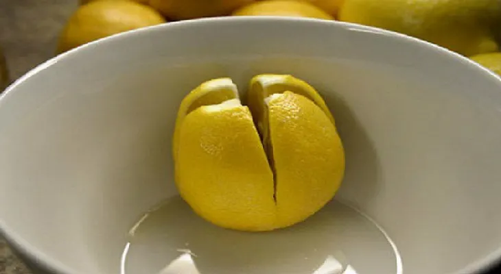 ESTO PODRIA SALVARTE LA VIDA: Corta unos limones y colócalos en tu dormitorio
