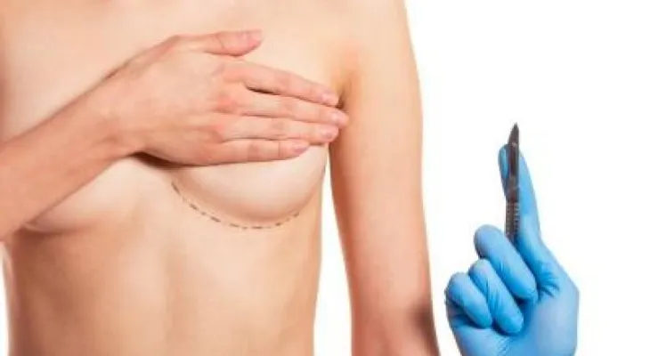 Los implantes de pecho aumentan el riesgo de cáncer