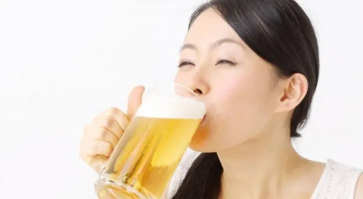 Tomar alcohol perjudica la salud, pero ahora la ciencia dice que la cerveza sería el secreto de la eterna juventud