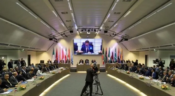 La OPEP mantiene sus cuotas sin cambios y elige nigeriano como nuevo jefe