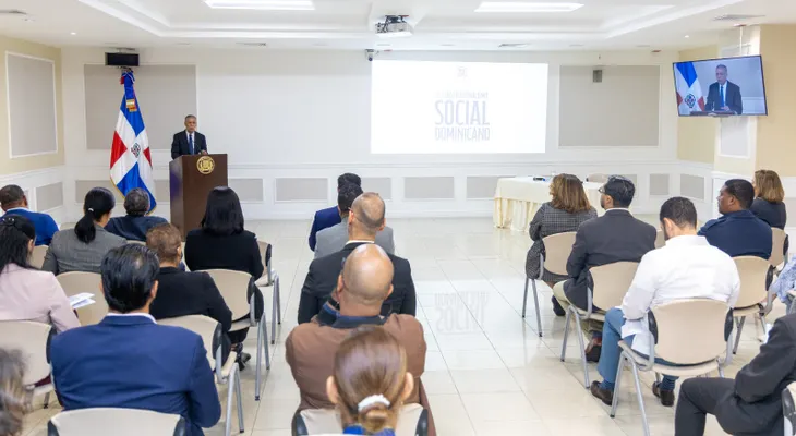 Senado capacita a su personal con la Conferencia Magistral "El Constitucionalismo Social Dominicano"