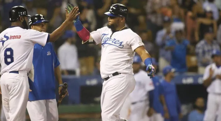 Aguilas vencen 3-2 a las Estrellas; Licey propina una paliza 10-4 a los Leones, y los Toros ganan 7-3 a los Gigantes 