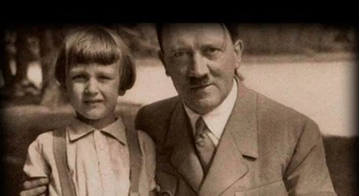 ¿Es Angela Merkel Hija Legitima de Adolf Hitler?