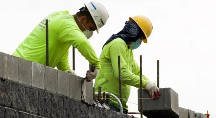 EEUU crea casi un millón de empleos en marzo y el desempleo cae al 6 %