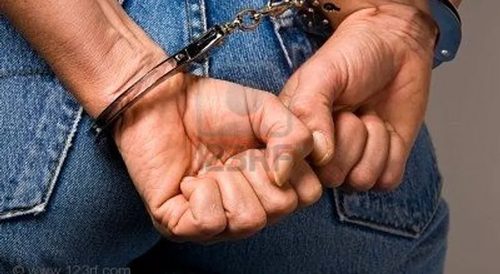 Detienen holandés trató de salir con 3 paquetes de drogas  