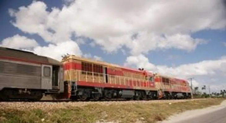 Francia invertirá 46 millones de dólares en recuperar el ferrocarril de Cuba
