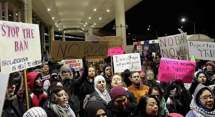 Líderes mundiales reaccionan al decreto inmigratorio de Trump