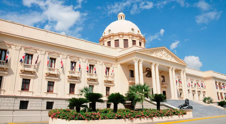 Abinader promulga Ley que crea Distritos Judiciales en Santo Domingo
