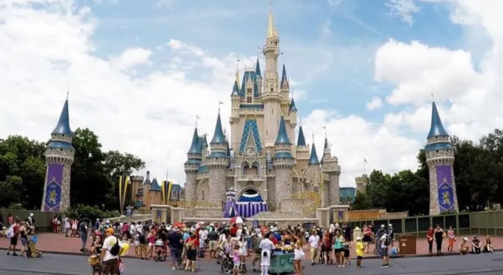 26 casos de sarampión a parques de Disney 