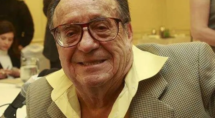 Chespirito: "Sigo con vida y más guapo"