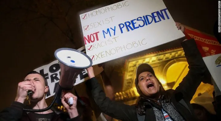 Miles de manifestantes salen a las calles a protestar contra Trump: "no es mi presidente"