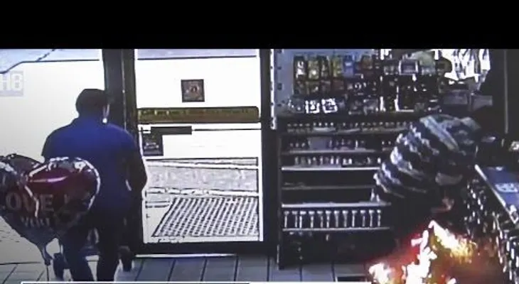Cigarrillo electrónico explota en bolsillo (VIDEO)
