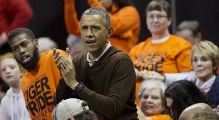 Obama acude a partido de básquetbol de sobrina 